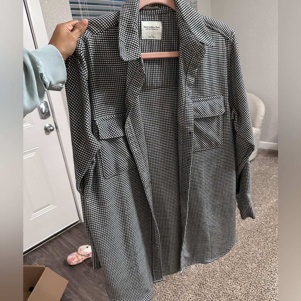 Abercrombie & Fitch Houndstooth Button Down Flannel. New but tags were removed.